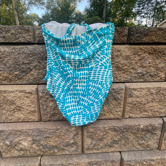 OLD NAVY ONE PIECE - Picture 4 of 5